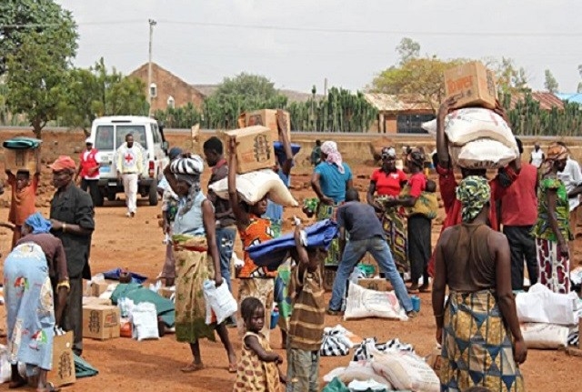FG donates relief materials to IDPs in Edo
