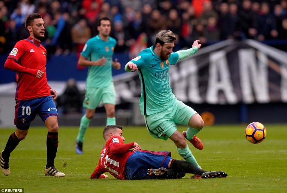 Messi scores brace as Barca close gap on Real Madrid