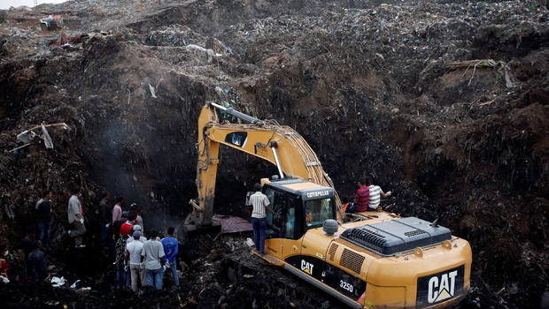 Panic as 14 people are trapped in mining pit in Ghana