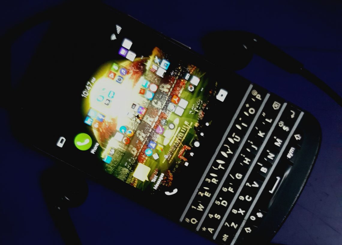 ImageFile: BlackBerry awarded $815 million in arbitration case against Qualcomm
