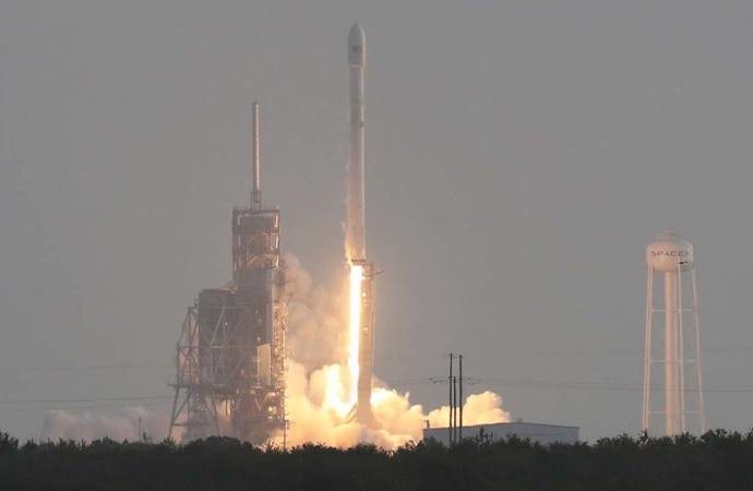 ImageFile: SpaceX makes first US military launch, then lands rocket again