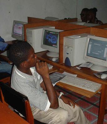ImageFile: Oyibo Ediri at Odunayo Cyber Hub in 2002