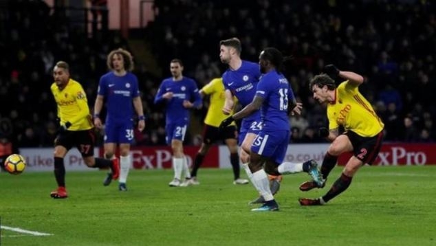 Watford score three late goals to beat 10-man Chelsea