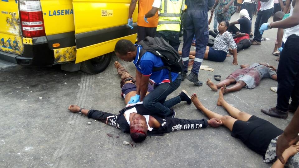 Three dead, several injured as sign board falls on commercial vehicle [Photos]