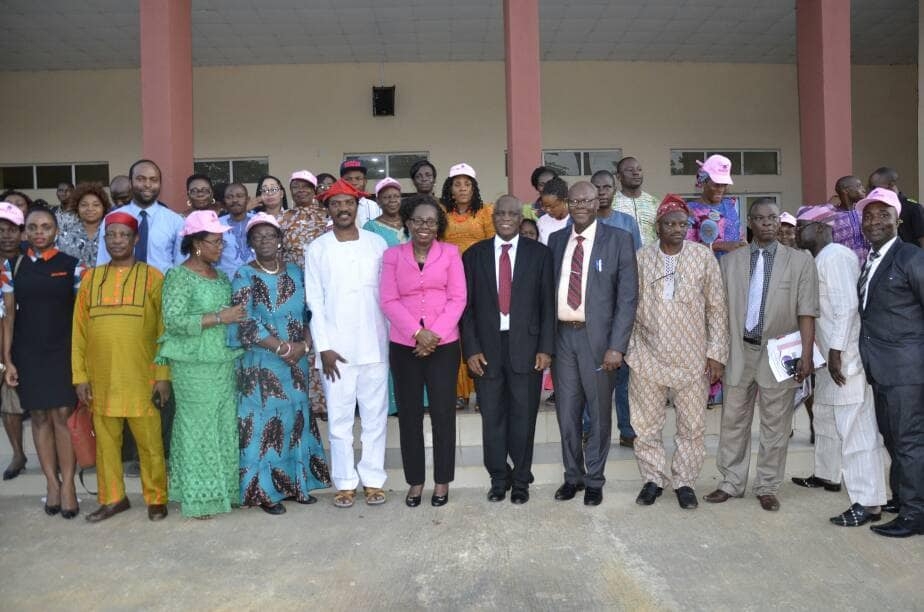 Wife of Ondo state Governor and founder of BRECAN, Mrs Betty Anyanwu- Akeredolu (middle), with members of BRECAN and health professionals at the BRECAN lunch meeting held at Multipurpose Hall of the Federal University of Technology, Akure, at weekend.