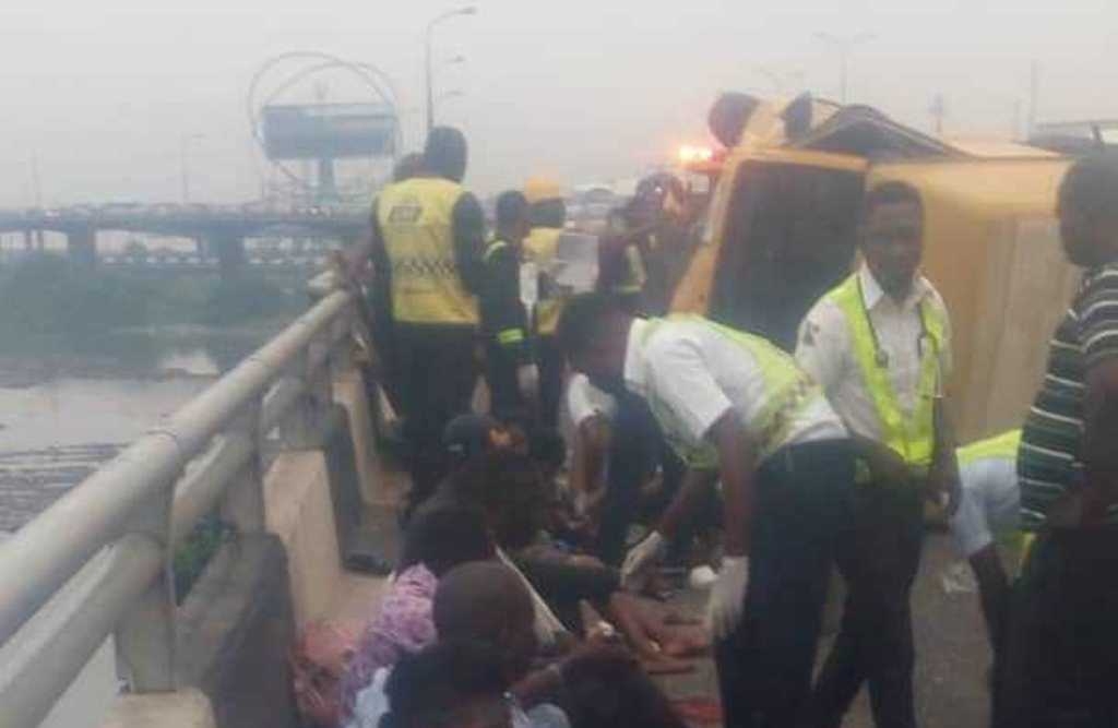 Breaking: 22 passengers escape 3rd Mainland Bridge death [Photos]