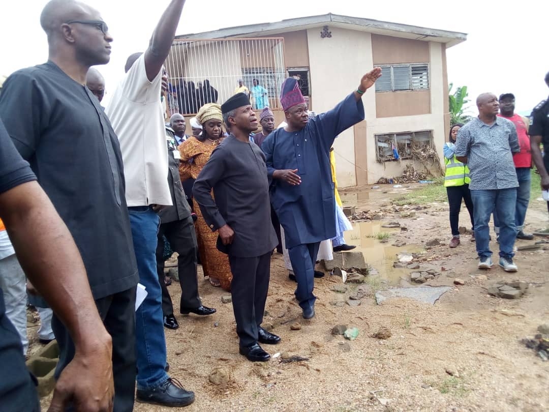 Vice President Yemi Osinbajo, Governor Ibikunle Amosun, others during on-the-sport assessment of flood in Abeokuta