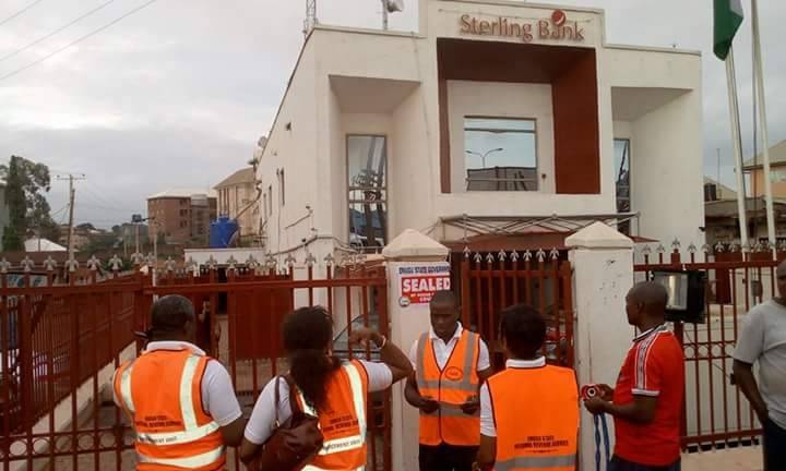 [PHOTOS] Enugu Revenue Board seals Sterling Bank branch over alleged tax evasion