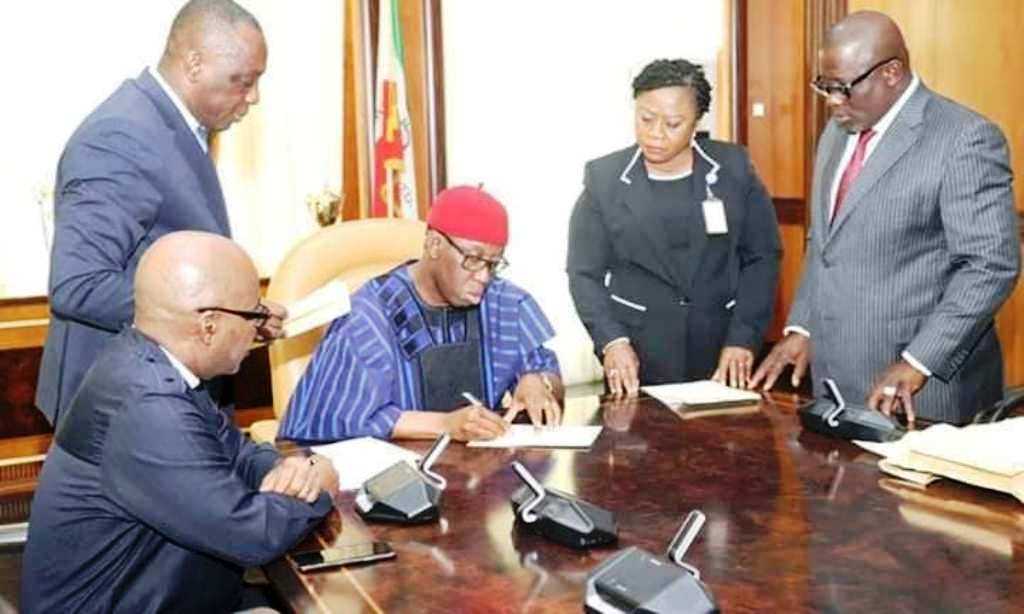 Breaking: Okowa signs 2019 appropriation bill into law