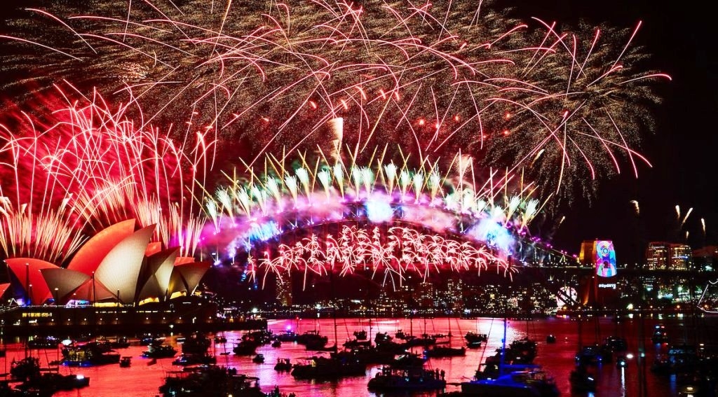 Breaking: Sydney rings in New Year 2019 with spectacular display of fireworks