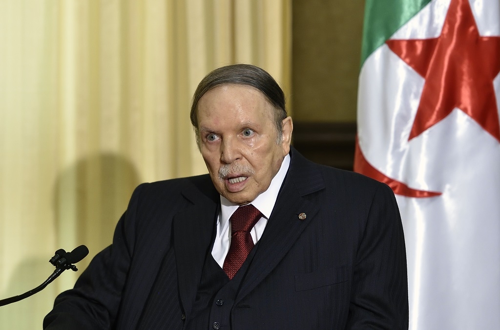Algeria fixes date for presidential poll