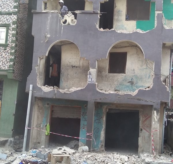 BREAKING: Lagos commences demolition of defective buildings, 180 houses marked [Photo]