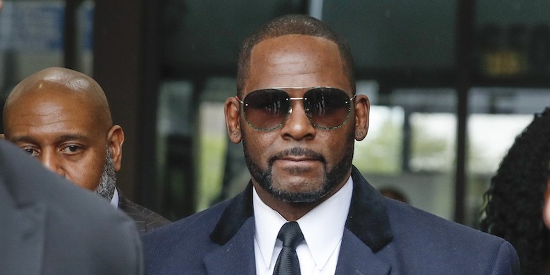“He flew us in for sex”, alleged R. Kelly’s sex victims tells Grand Jury