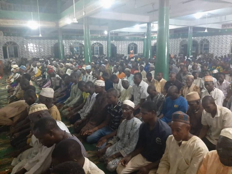 Eid-el-Fitr: APC, PDP send messages to Nigerians