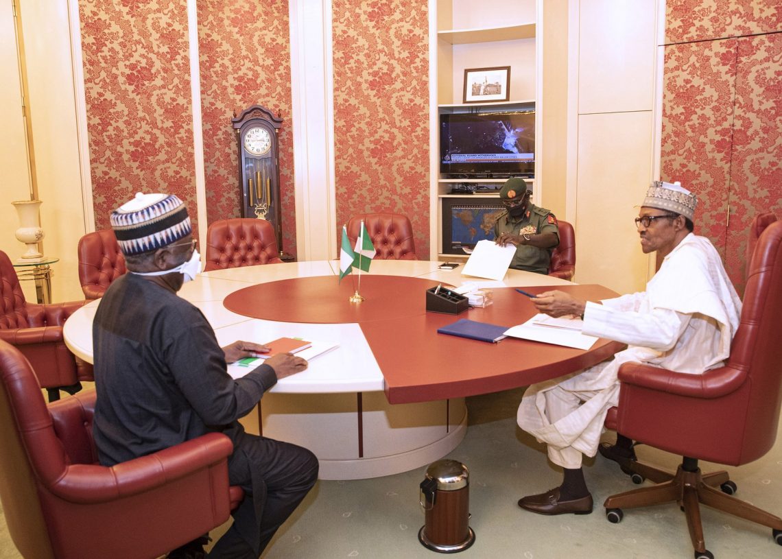 JUST IN: Buhari holds closed door meeting with Chief of Army Staff