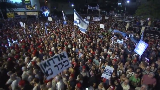Thousands demonstrate against Israeli government’s virus policy