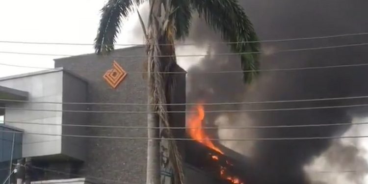 JUST IN: Access Bank building in Lagos on fire [VIDEO]