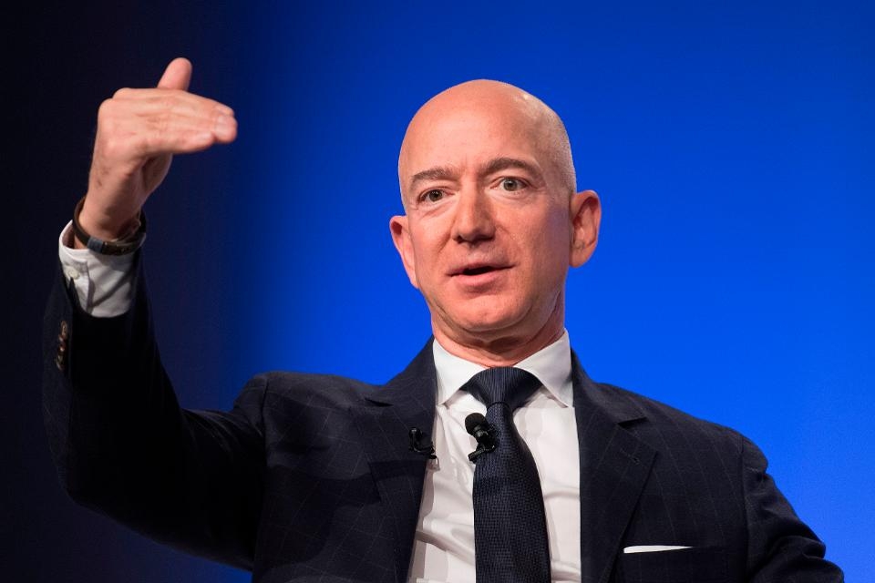 Billionaire Amazon founder, Jeff Bezos announces plans to step down as CEO