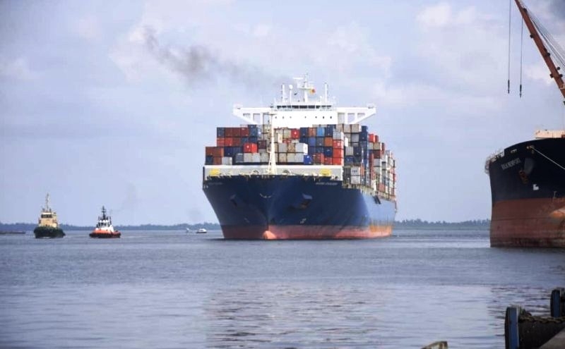 PHOTOS: NPA successfully berths biggest container vessel to ever call at any Nigerian port