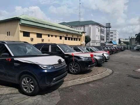 Photo: Wike gives 41 Range Rover SUV to Rivers judges