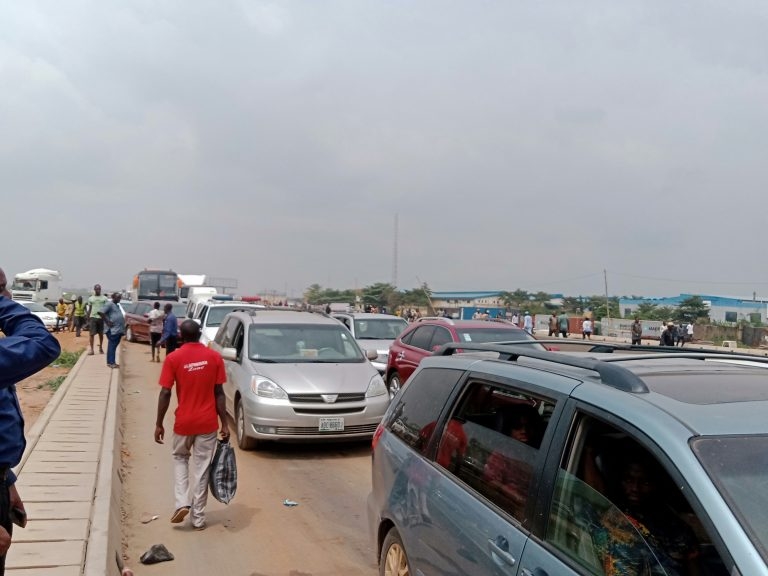 Motorists groan as protesters block Lagos-Ibadan Expressway