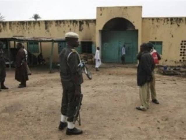 HAPPENING NOW: Security operatives open fire as hoodlums attack Warri prison