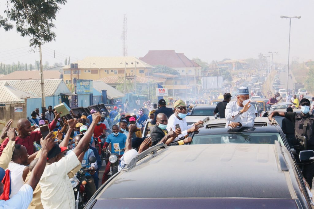 Homecoming: APC reacts to Saraki's grand reception during father's memorial