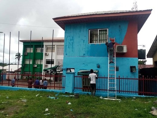 Controversy as APC takes over PDP secretariat in C'River days after Ayade's defection