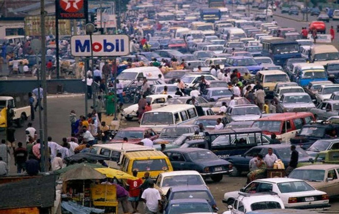 Queued up vehicles waiting to get fuel as scarcity persists in Abuja