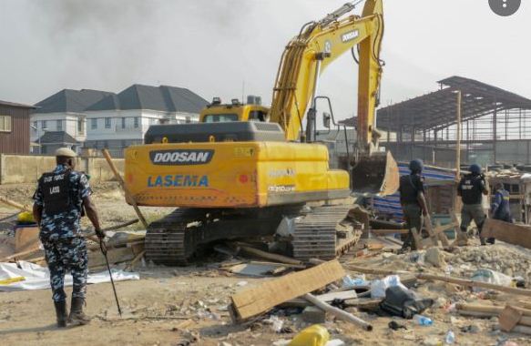 LASG embarks on demolition of illegal structures in Lekki