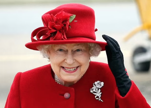 PHOTOS: See signs that followed the death of Queen Elizabeth