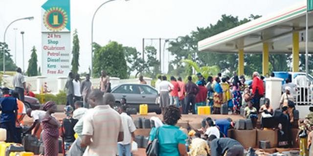 Nigerians told to endure pains of fuel subsidy removal
