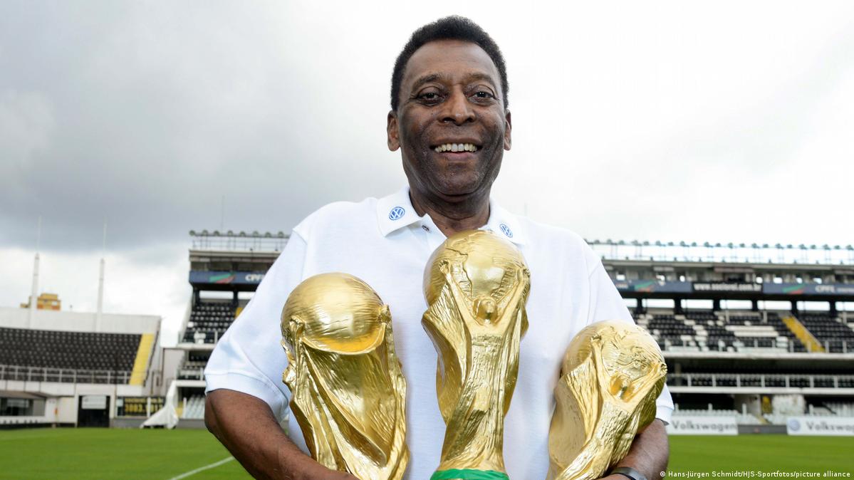 "The world will never forget him", Buhari mourns Pele
