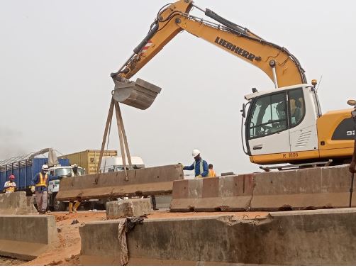 Again, FG suspends work on Lagos-Ibadan Expressway