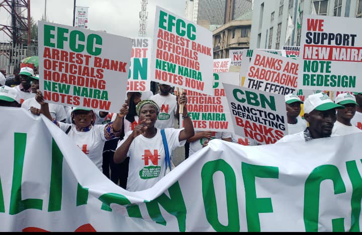 CCSGG leads protest in Lagos over scarcity of new Naira notes (VIDEO)