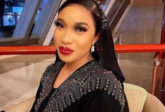 Tonto Dikeh laments her struggle with fuel scarcity and bank app downtimes