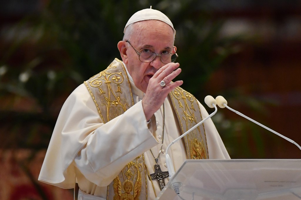 Gay Slur Statement: Pope Francis tenders apology
