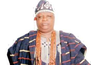 Commissioner for Local Govt, Chieftaincy Affairs, Robert, commiserates with Osolo royal family over passage of Oba Kabiru Agbabiaka