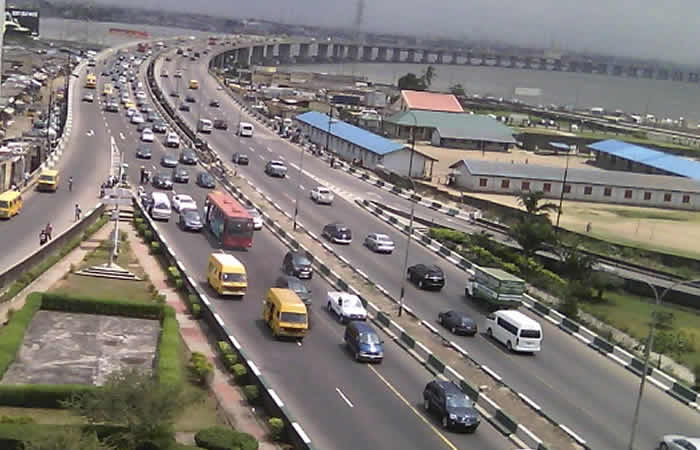 Video: One missing, others injured as commercial bus crashes on Lagos Mainland Bridge