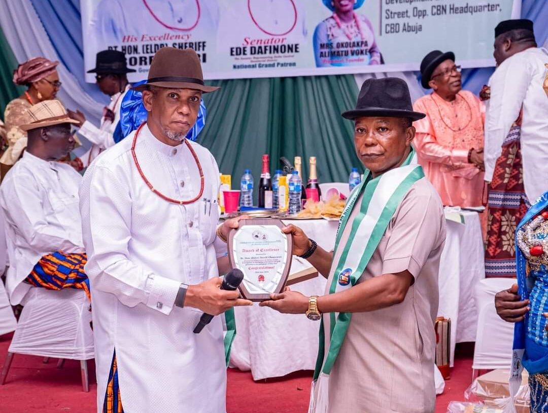 Gov Oborevbwori bags Good Governance Award from Urhobo association