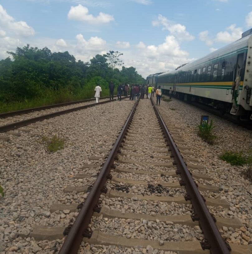 Warri-Itakpe passengers stranded as train develops hydraulic problems